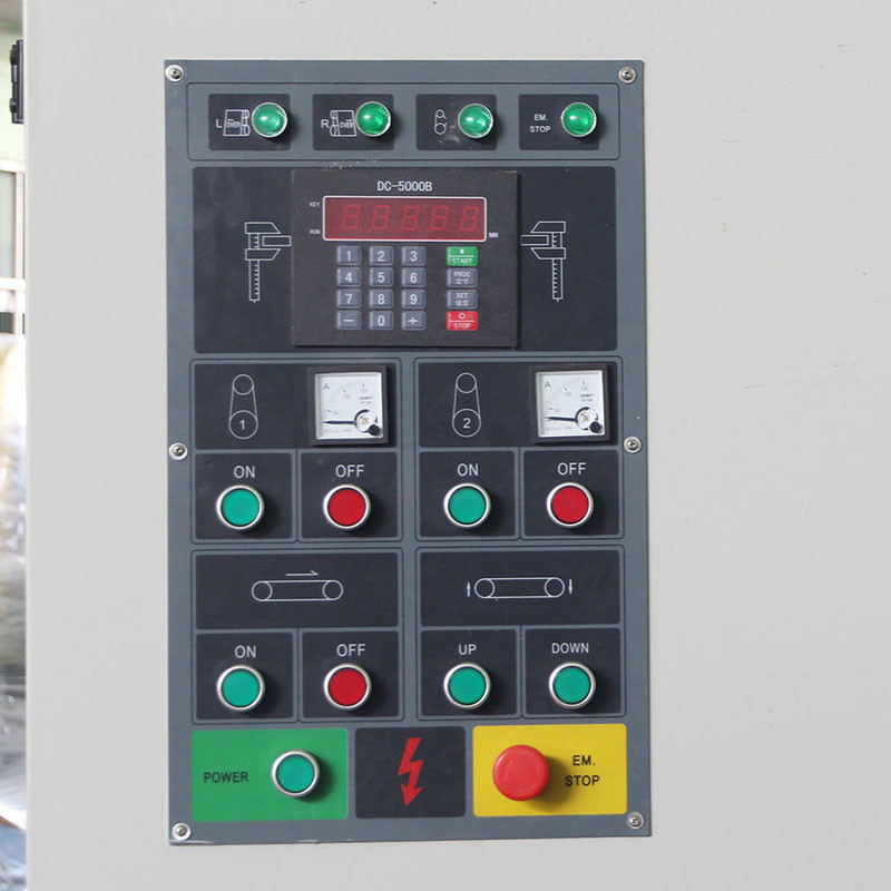 Base plana automática del PLC de las máquinas que quitan las rebabas del metal de 1500M M con la correa ajustable