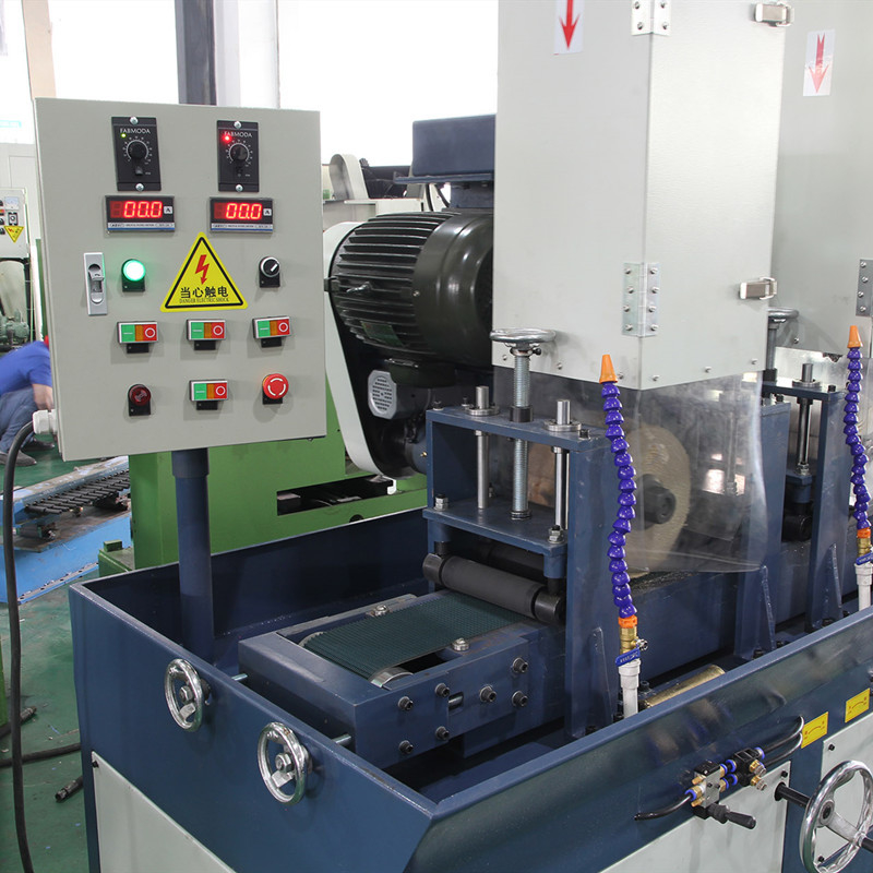 La máquina de pulir de la costura de la soldadura para las bisagras de puerta de aluminio y las bisagras de acero sueldan con autógena el pulido