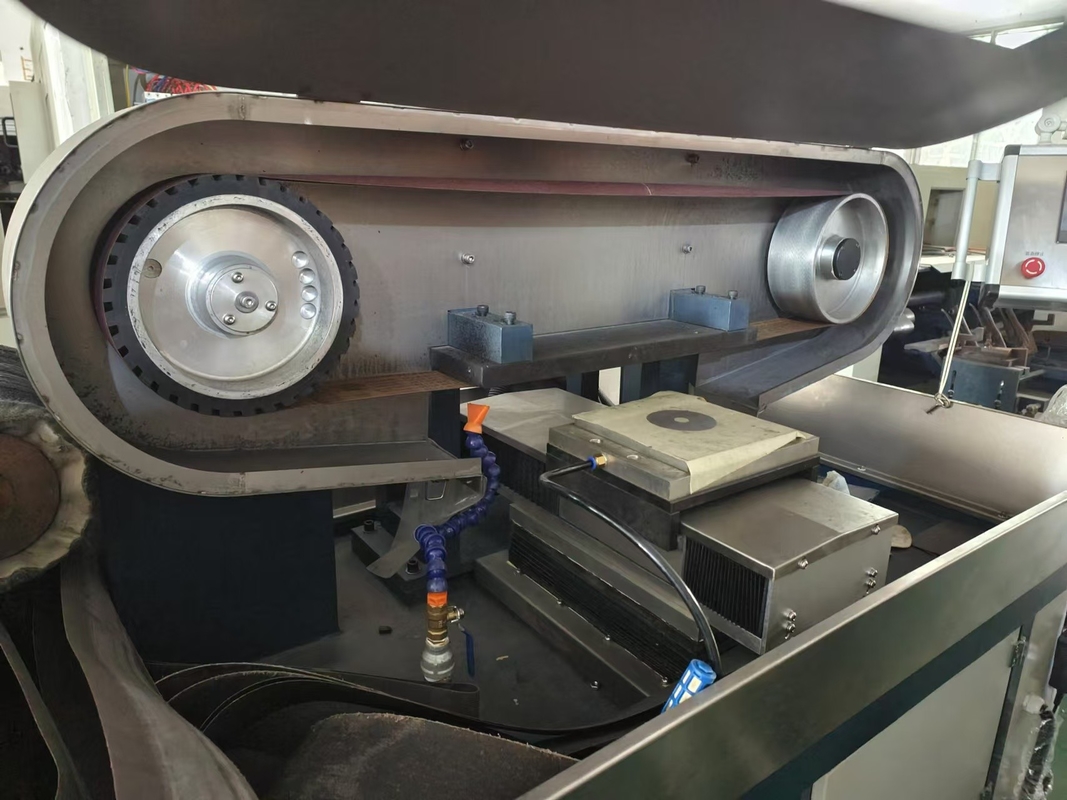 Máquina de dibujo de alambre de molienda en húmedo CNC de 2 ejes personalizada para el pulido de acero inoxidable
