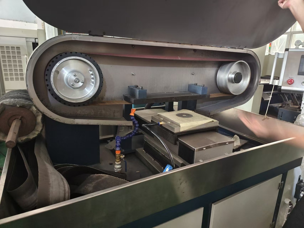 Máquina de dibujo de alambre de molienda en húmedo CNC de 2 ejes personalizada para el pulido de acero inoxidable